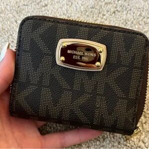 🔥 NWOT Gorgeous Michael Kors Wallet!!!